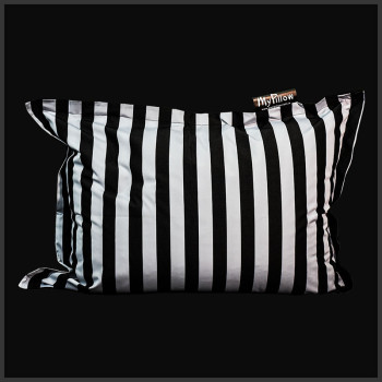Thick black and grey stripe...
